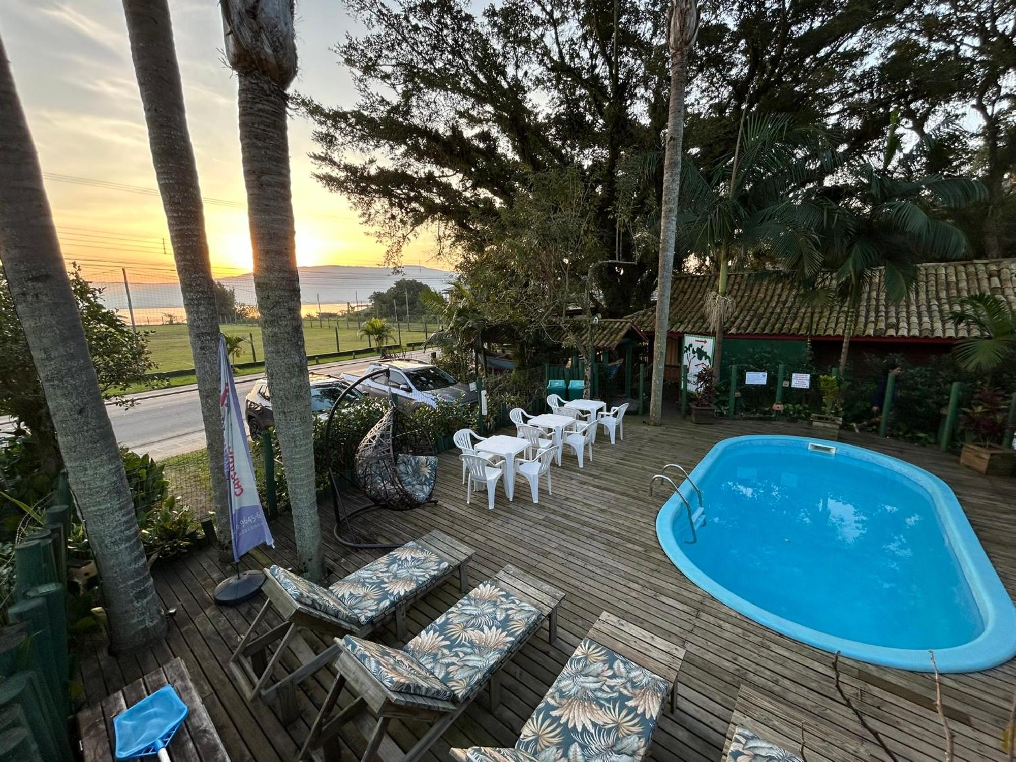 Pousada Canoa Azul Na Praia Da Ferrugem Garopaba Exterior foto